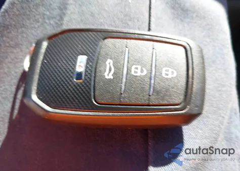 2013 Toyota Prius Plug-In z USA, uszkodzony, nr VIN JTDKN3DP7D3039403